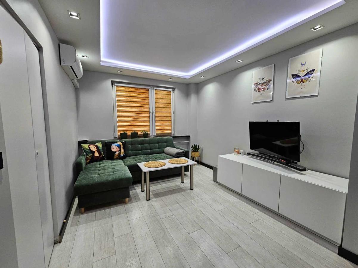 Apartament W Centrum Miasta Z Balkonem Jastrzebie Zdroj Exterior photo